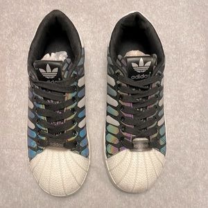 Adidas superstar size 6